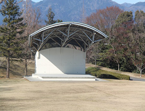 亀山公園野外ステージのご案内